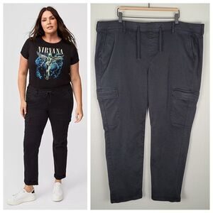 Torrid Size 3S Short Weekend Straight Cargo Pant Pull On Stretch Black